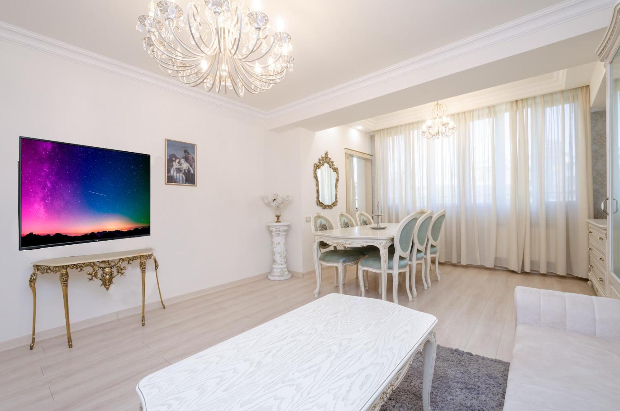5A Beautiful Apartment In The Center Of The Capital Photo Original Erivan Exterior foto